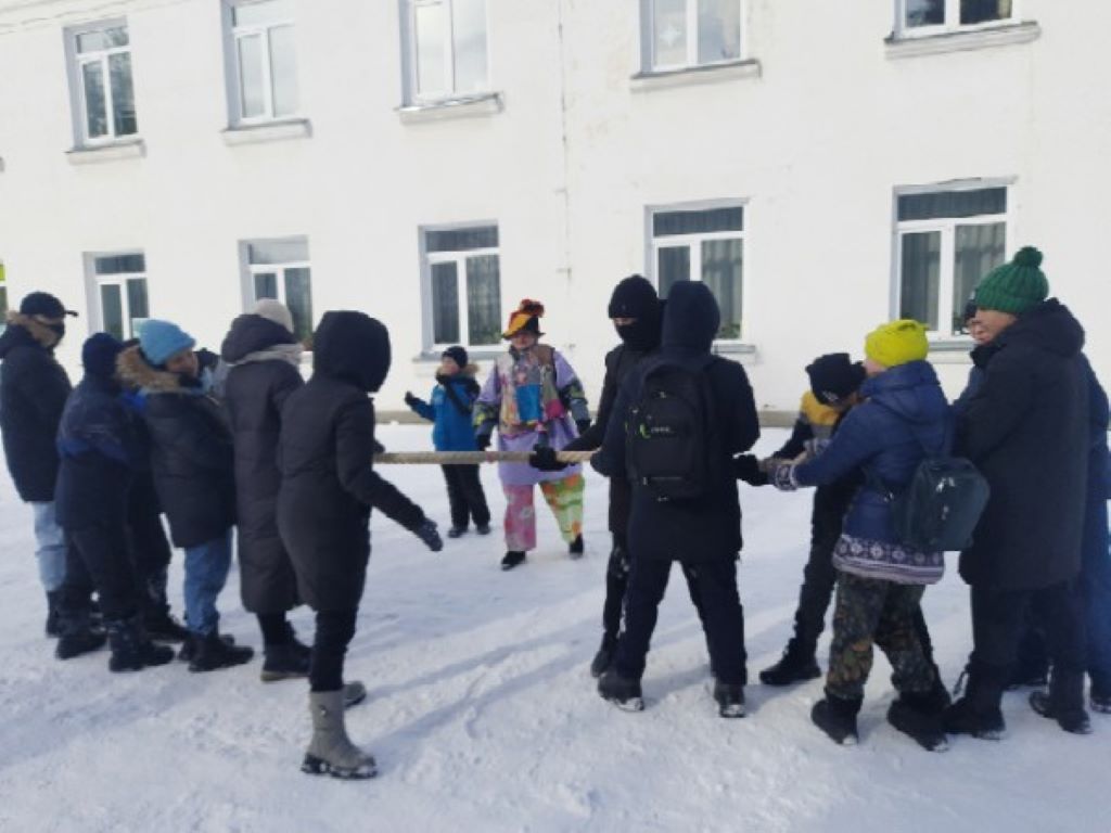 Масленичные гуляния прошли на городской площади | 27.02.2023 | Шумиха -  БезФормата